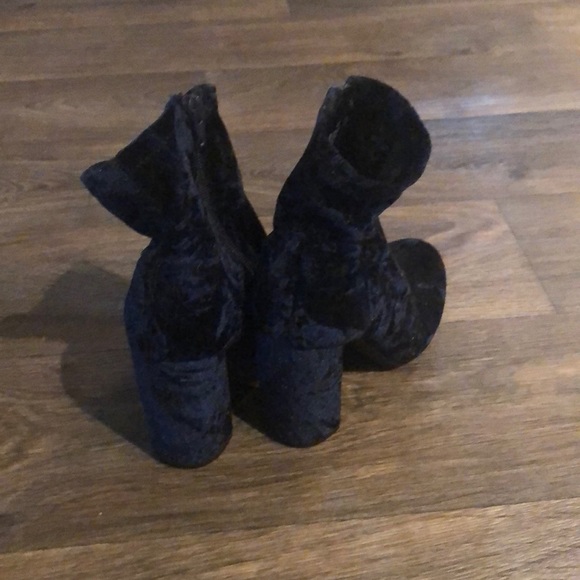 Navy Velvet ankle booties - Picture 2 of 3